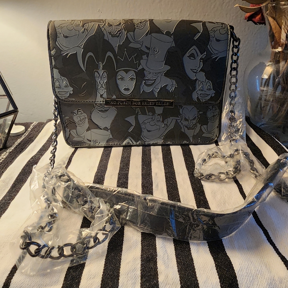 Lounge fly Villians crossbody bag